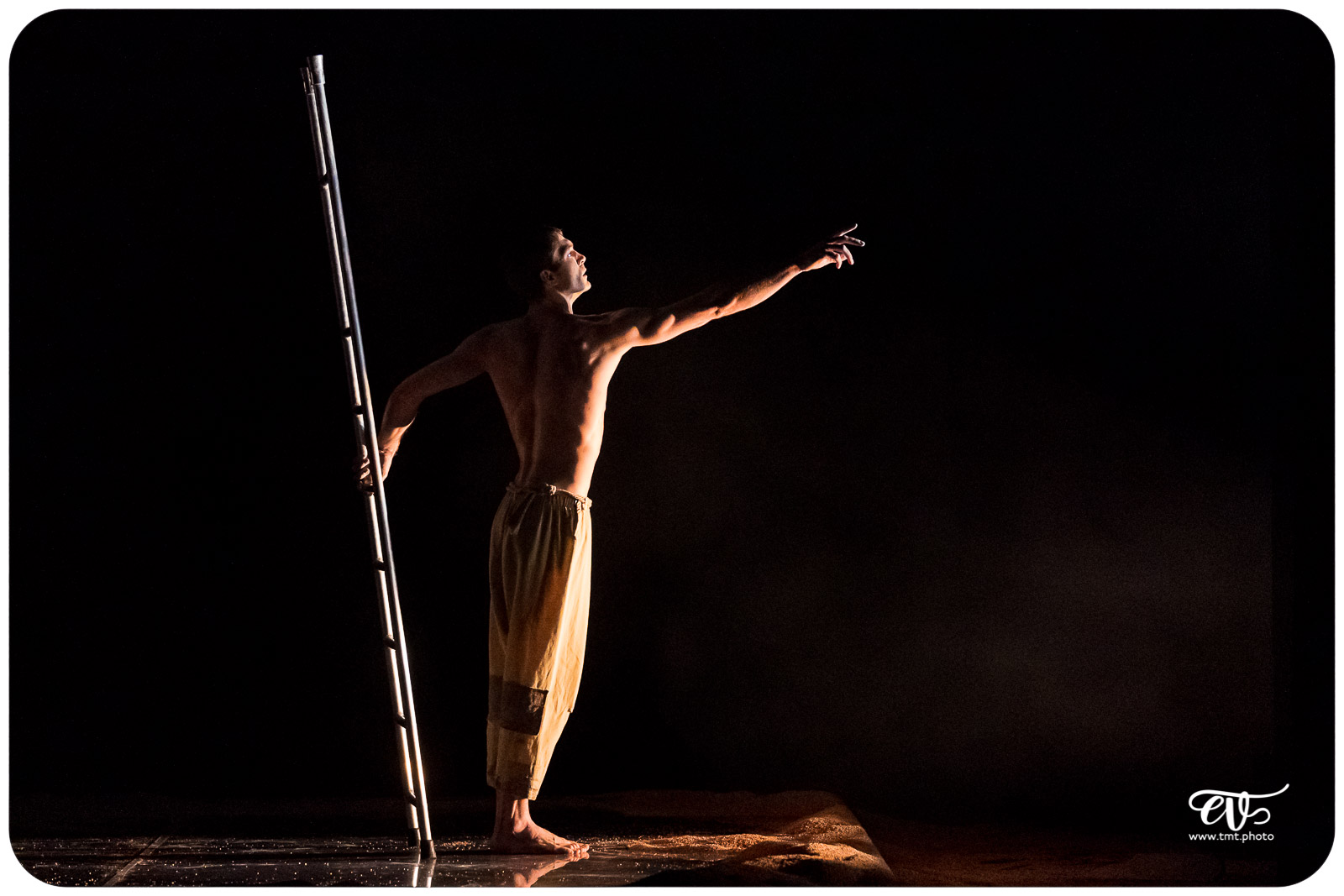 MY LAND (RECIRQUEL COMPANY)